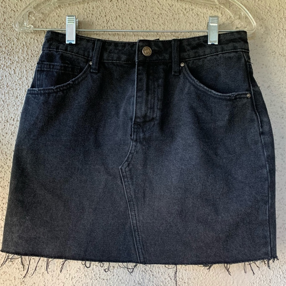 Forever 21 High Waisted Black Denim Mini Skirt Size Medium